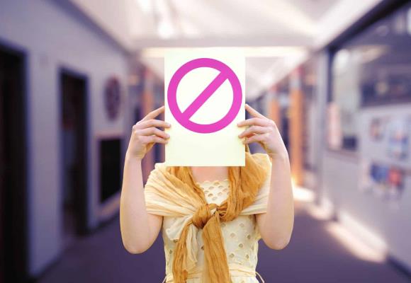 ¿Por qué las niñas enfrentan más problemas para asistir a la escuela?