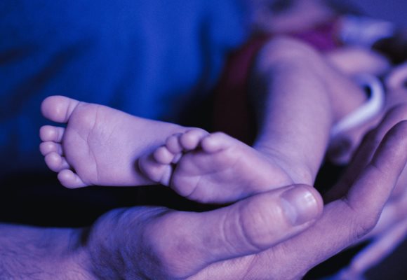 Un tribunal falla a favor de licencia de paternidad por dos meses en BCS