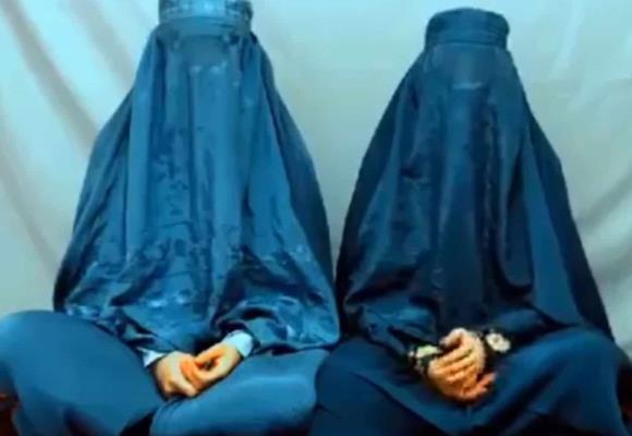 Mujeres afganas cantan en redes sociales y desafían al régimen talibán