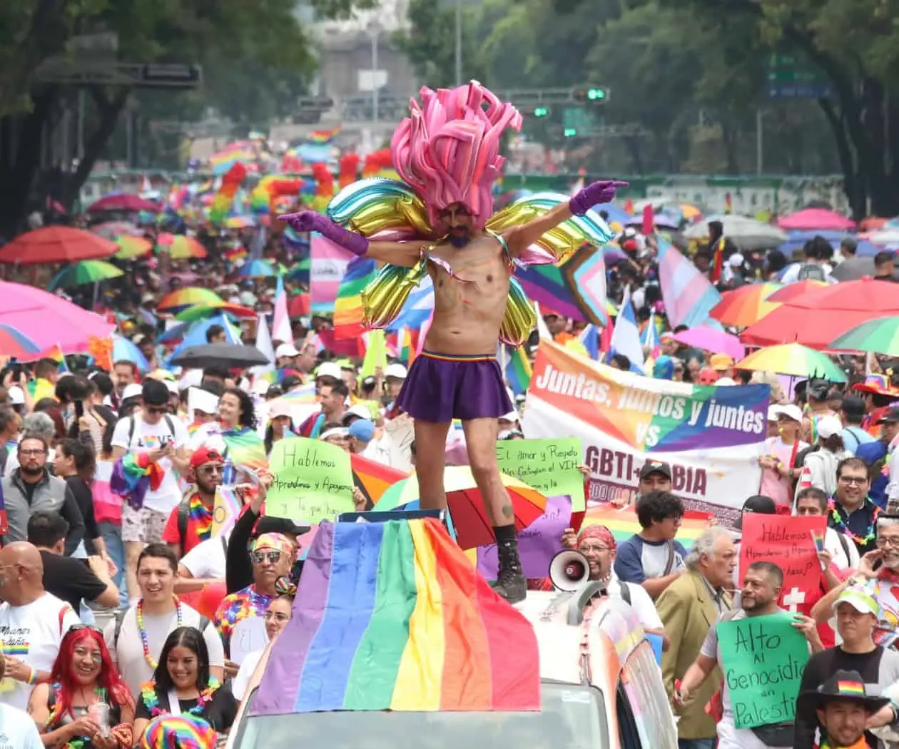 Marcha LGBT 2025: orgullo con fiesta, rabia y solidaridad por Palestina Marcha LGBT 2025: orgullo con fiesta, rabia y solidaridad por Palestina