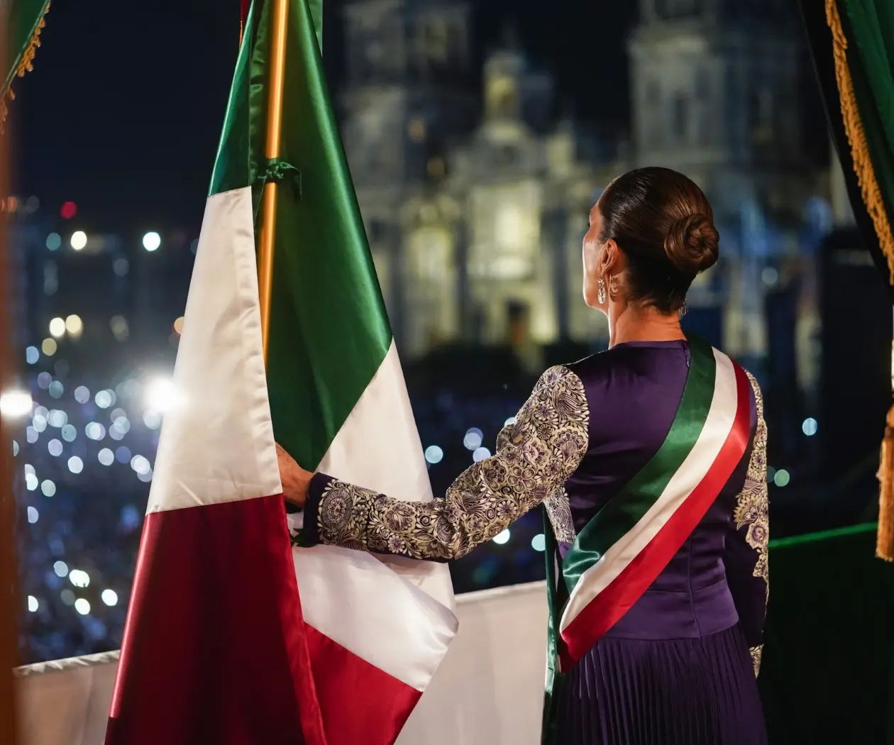 Insurgentas y escolta de mujeres marcan el primer Grito de Sheinbaum Insurgentas y escolta de mujeres marcan el primer Grito de Sheinbaum
