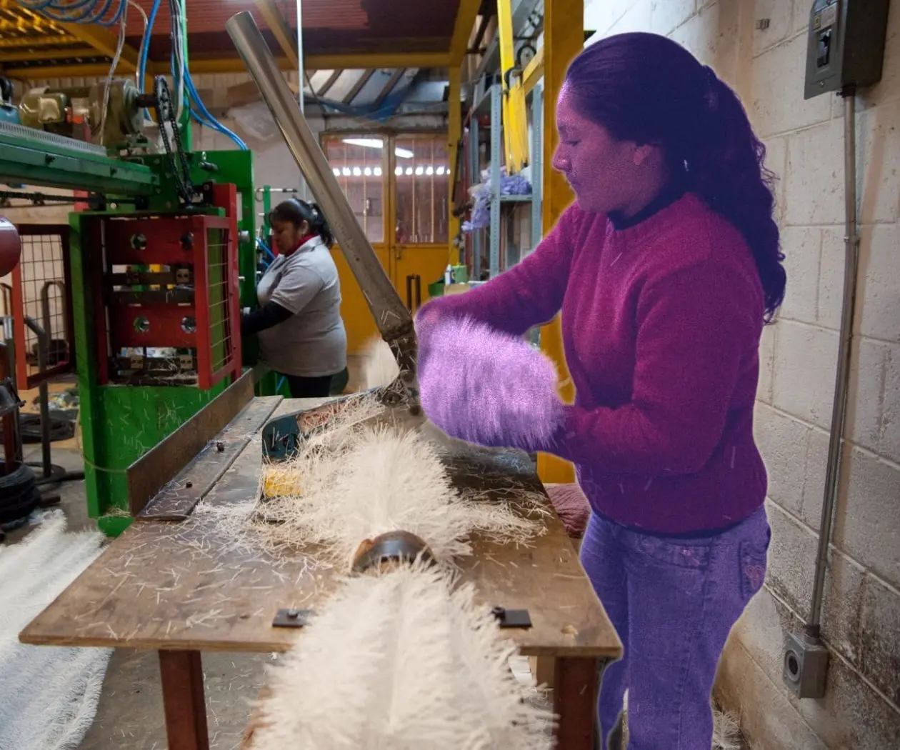 Las latinas en EU ganan 54 centavos por dólar frente a hombres blancos