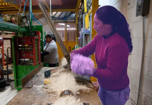 Las latinas en EU ganan 54 centavos por d&oacute;lar frente a hombres blancos